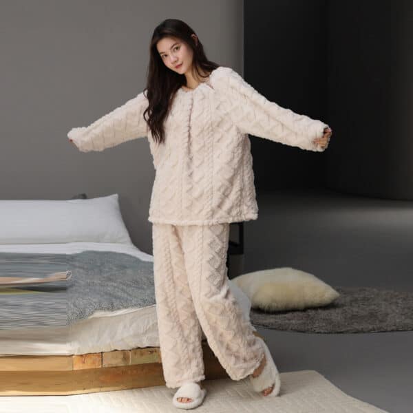 Warm winter loungewear women’s suit soft plush fabric